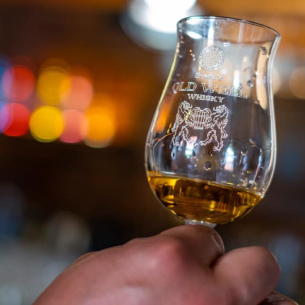 Svach's OLD WELL Whisky
